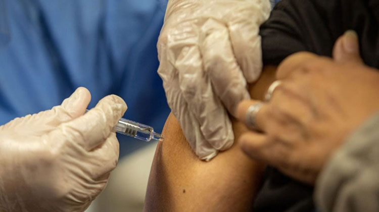 Récord de vacunaciones contra covid