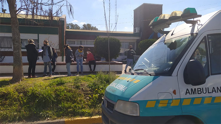 Entrega de equipamiento al hospital de Facundo Quiroga