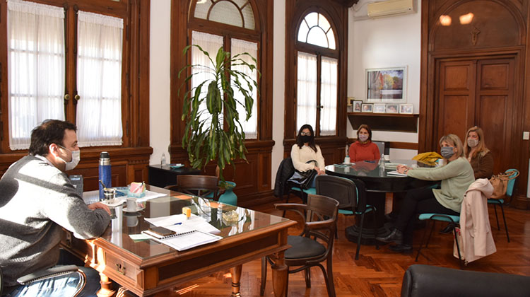 Barroso recibi&oacute; a autoridades educativas