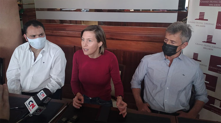 "Somos la alternativa entre dos polos que no pudieron sacar a la Argentina del estancamiento”