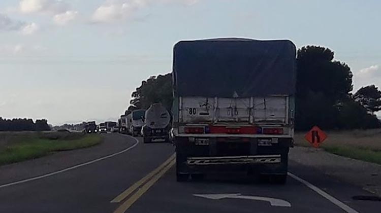 Rige restricción de tránsito de camiones en rutas bonaerenses