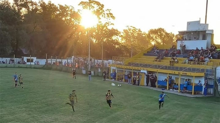 Once Tigres ganó y es el único puntero 