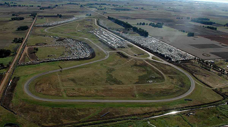 El aut&oacute;dromo nuevejuliense pone a rugir los motores