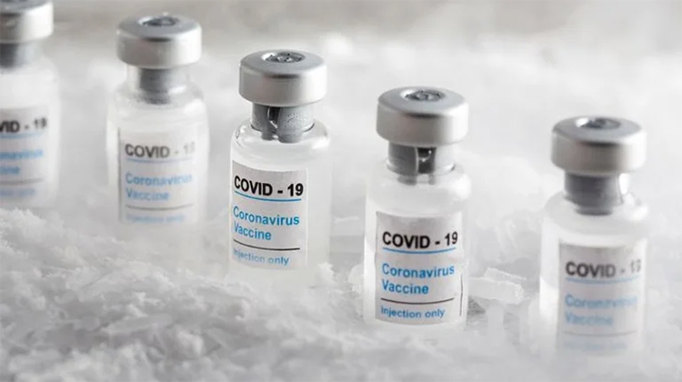 ANMAT extendió el uso por dos meses de vacunas COVID vencidas