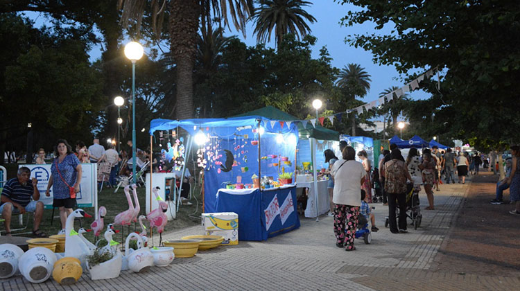 Feria de artesanos y emprendedores