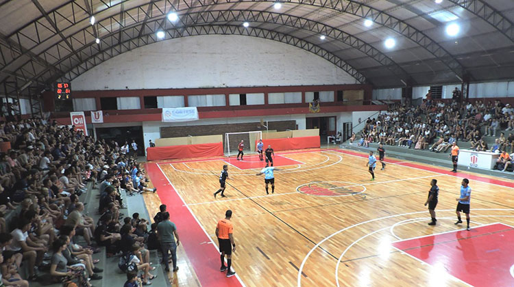 ​Comenzó el Torneo de Futsal en el gimnasio del Club Atlético