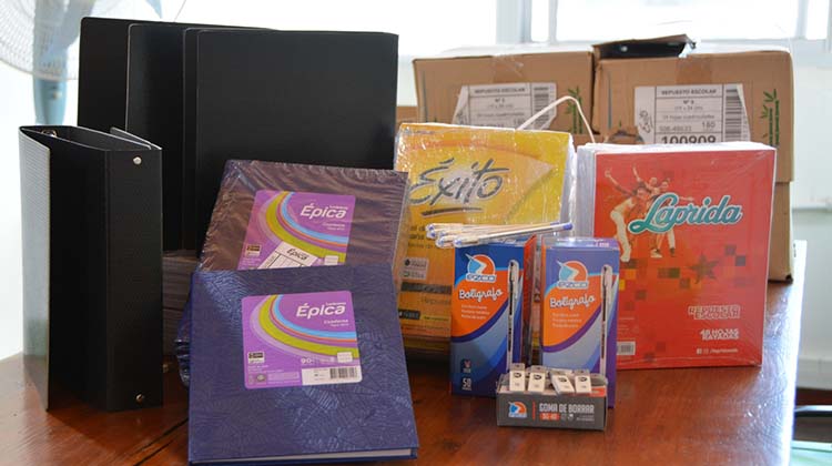 ​Se entregaron más de 2.000 kits escolares