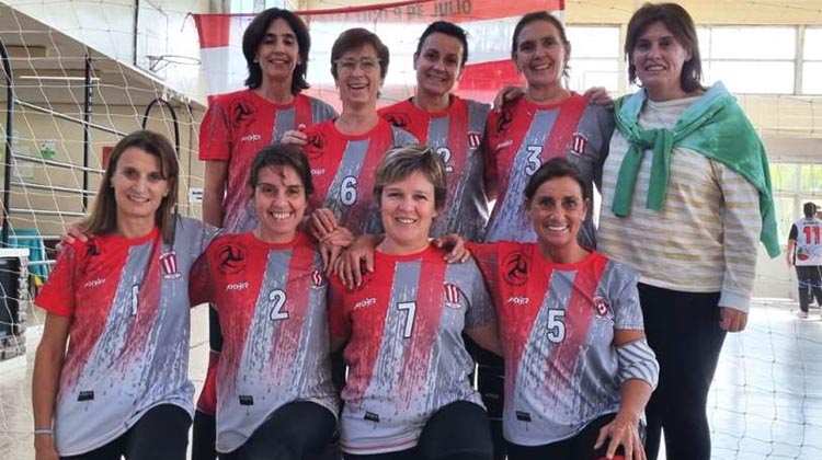 ​El equipo femenino de Newcom de Atlético ganó un Torneo en La Pampa