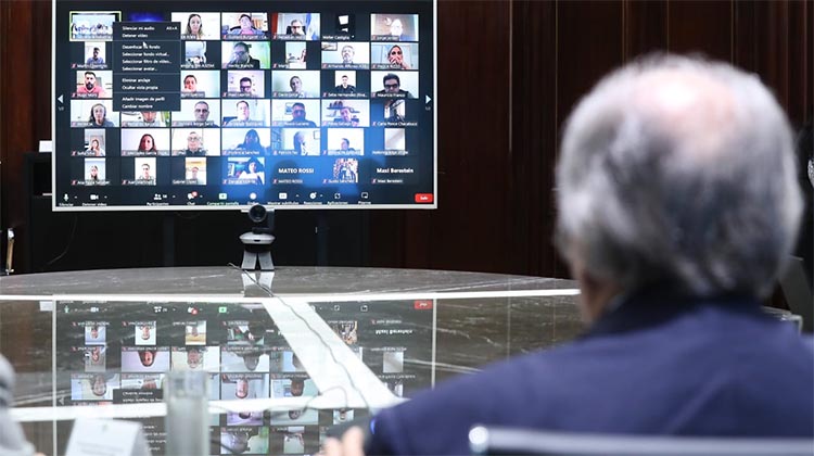 ​Mendiguren y Alexis Guerrera presentaron herramientas para la producci&oacute;n regional