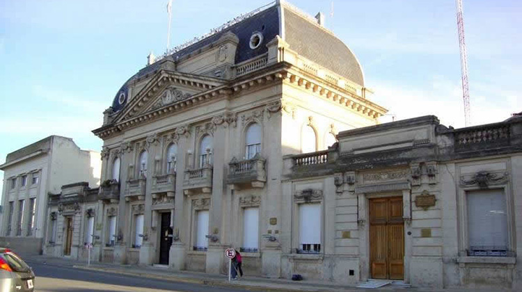 El lunes 8 ser&aacute; feriado 