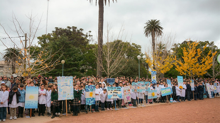 M&aacute;s  de 700 alumnos del distrito juraron Lealtad a la insignia Patria