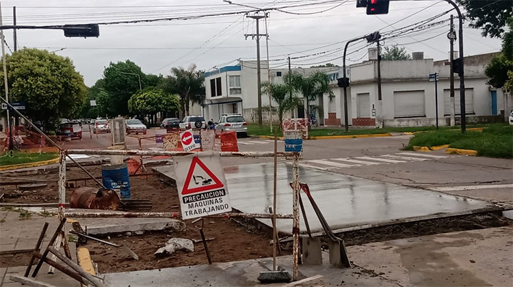 Tr&aacute;nsito: Circular con precauci&oacute;n 