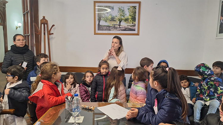 ​Visita de escolares al Palacio Municipal