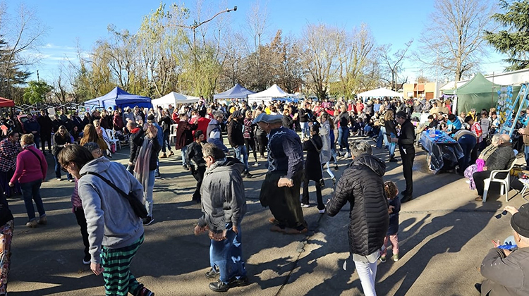 ​Con la segunda edici&oacute;n de Nuestras Ra&iacute;ces se celebr&oacute; el D&iacute;a de la Bandera