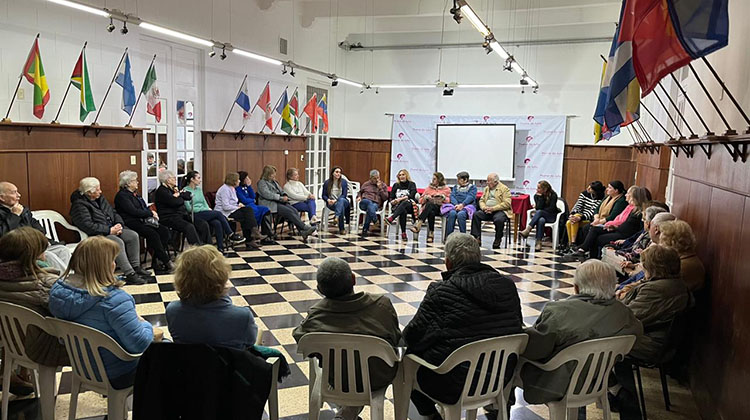 ​V&iacute;nculos y Redes Sociales 