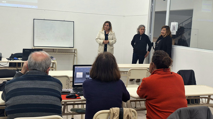 ​Comenz&oacute; el curso de Autocad