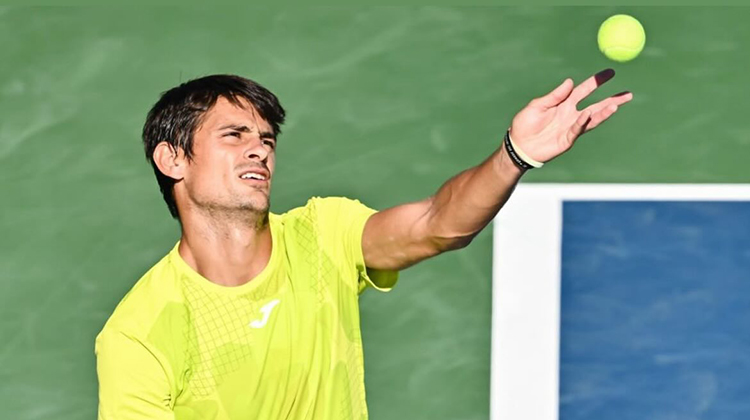  Navone juega en el Winston-Salem Open