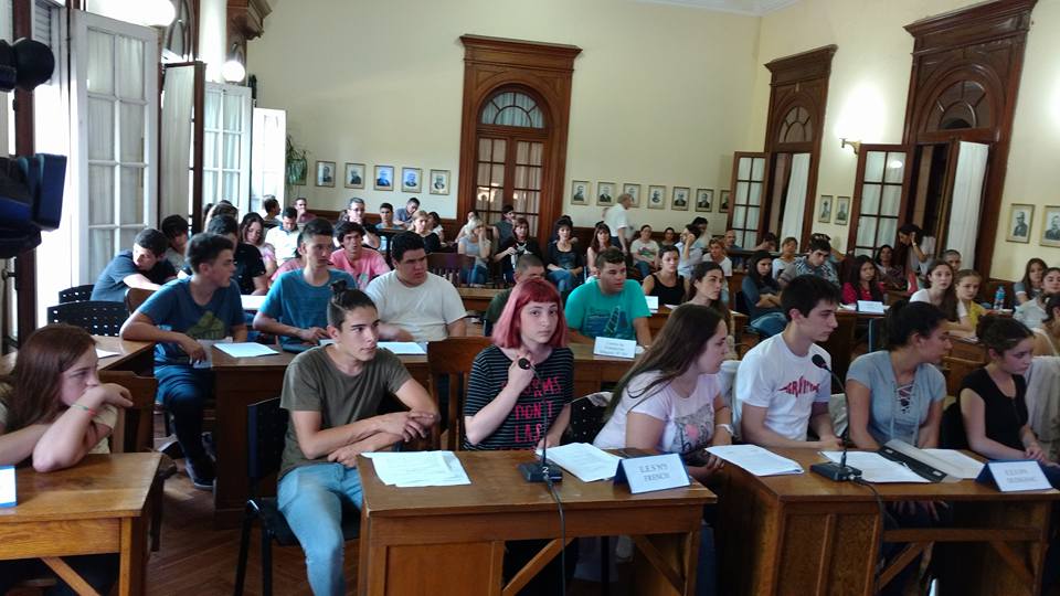  ​Los alumnos van al recinto