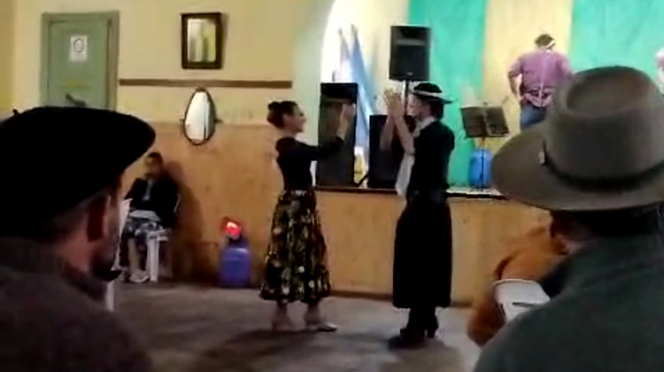 ​Fog&oacute;n y baile en Norumbega