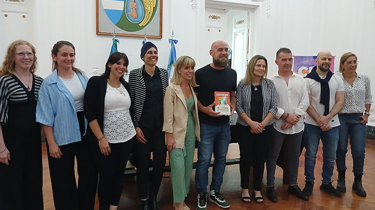 Sebasti&aacute;n Bortnik disert&oacute;  sobre Crianza entre pantallas