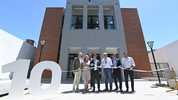 Casares: Se inaugur&oacute; la Casa de la Provincia