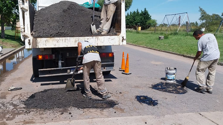  Trabajos de bacheo en Facundo Quiroga