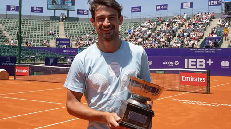Navone recibió el premio Charlie Gattiker