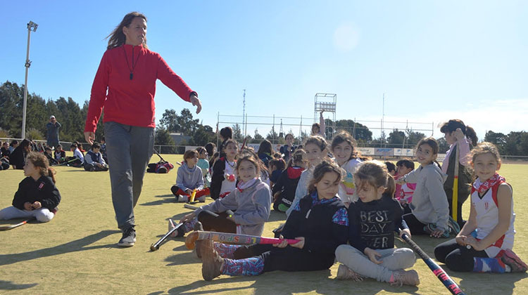 Atlético: Comienzan las clases de la Escuela de Hockey