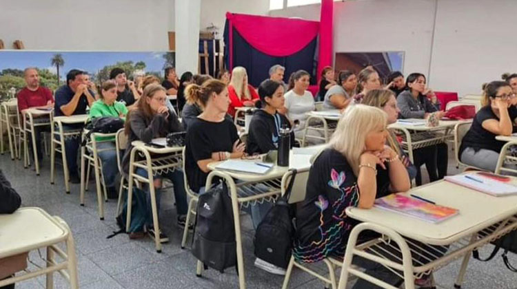 La UP lanza sus cursos y talleres 2025