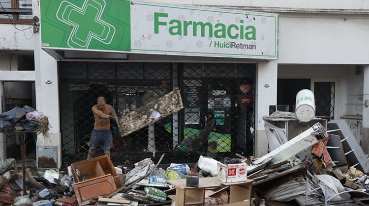 Las Farmacias de Bahía Blanca en Emergencia: Al menos 40 quedaron inutilizadas por la inundación