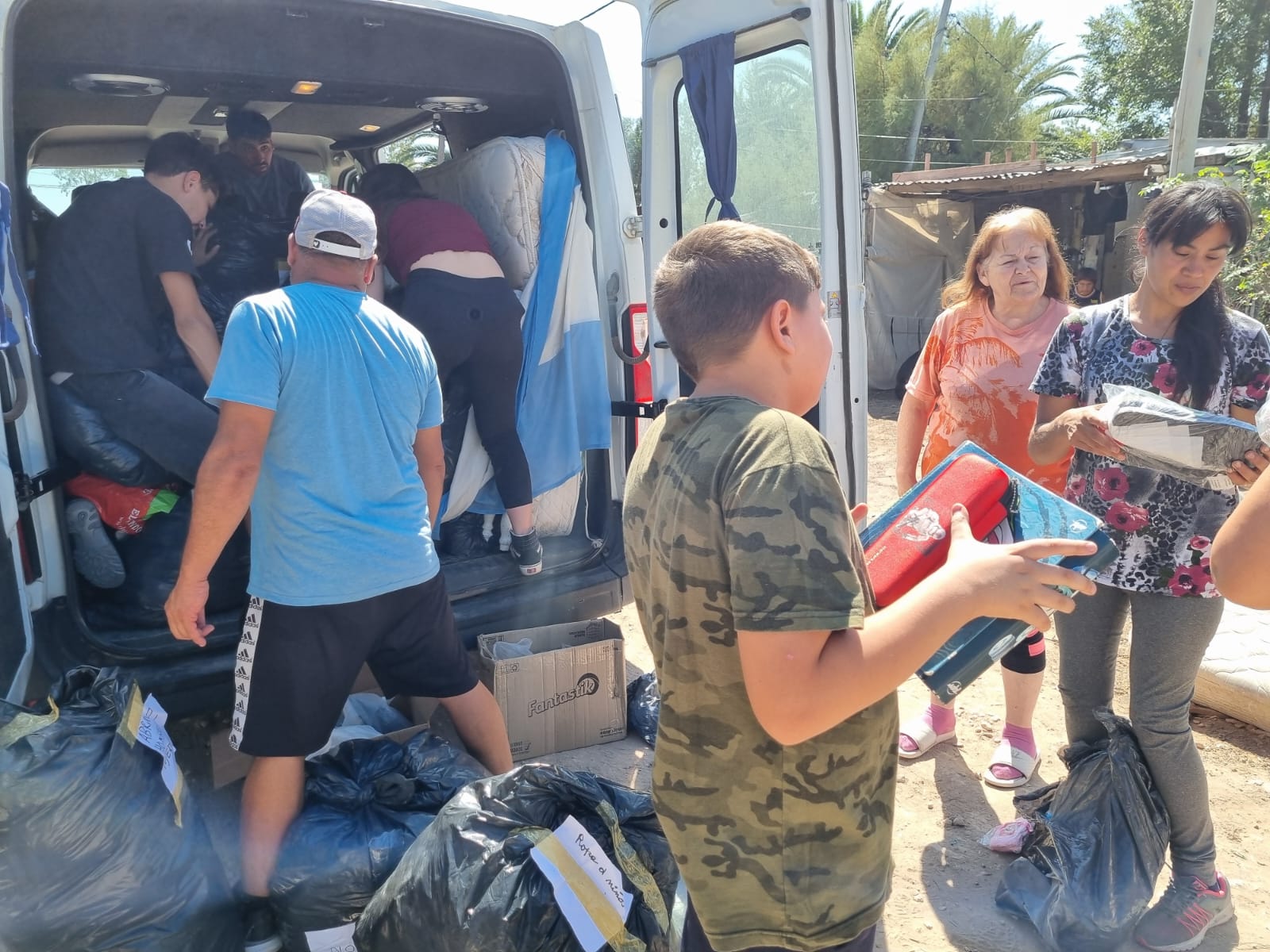 ​Quiroguenses Voluntarios en Ing White, Bah&iacute;a Blanca