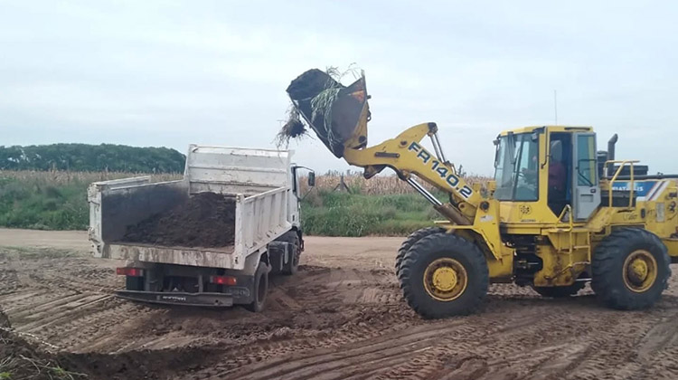 ​Contin&uacute;an los trabajos de reconstrucci&oacute;n de caminos