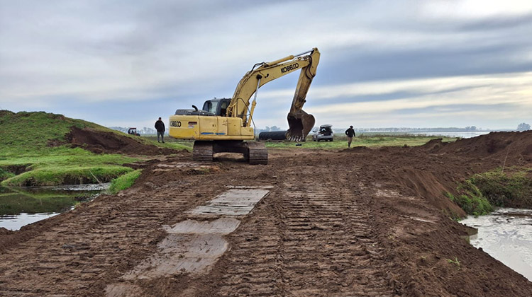 Contin&uacute;an los trabajos de reconstrucci&oacute;n de caminos