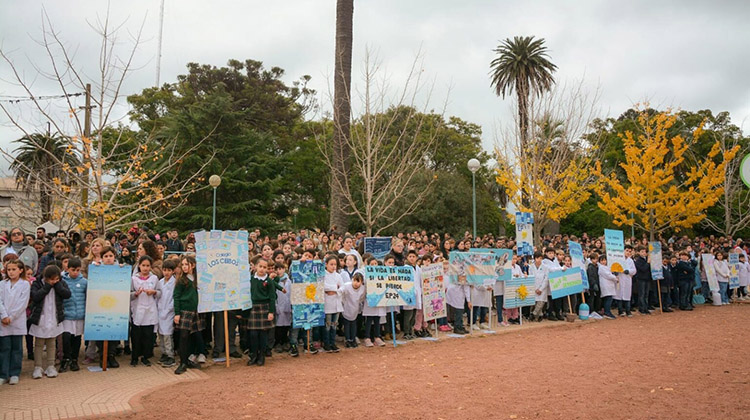 ​Corte de tr&aacute;nsito por jura de la Bandera