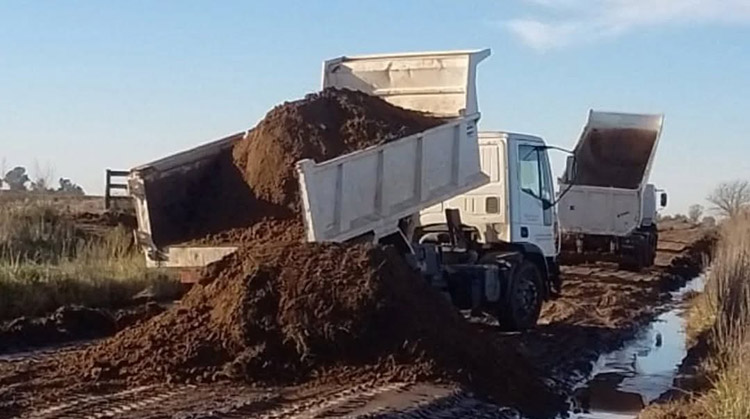 Nuevos trabajos se suman a la reconstrucción de caminos