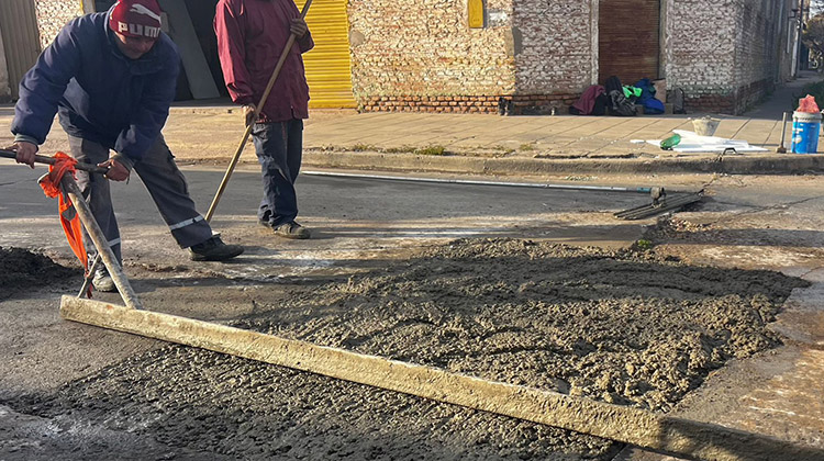 Prosiguen las obras de bacheo en la ciudad