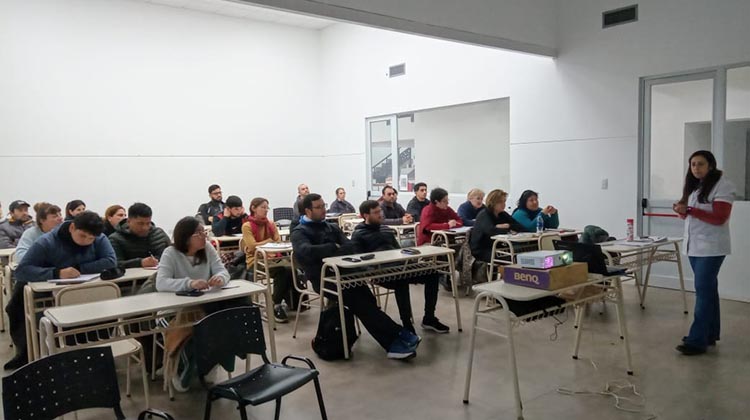 ​Inici&oacute; un nuevo curso de manipuladores de alimentos