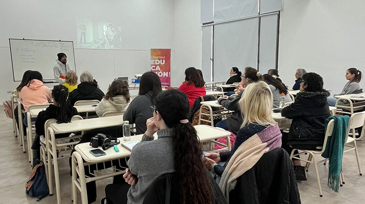 Comenz&oacute; el curso gratuito de fotograf&iacute;a para emprendedores