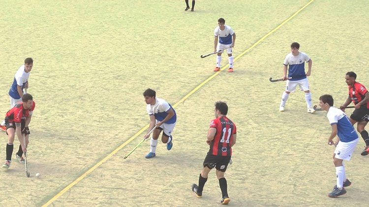 Triunfo en Hockey caballeros de Atlético sobre 25 de Mayo