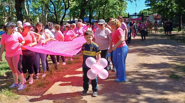 Se realizó la caminata de prevención contra el Cáncer de Mama