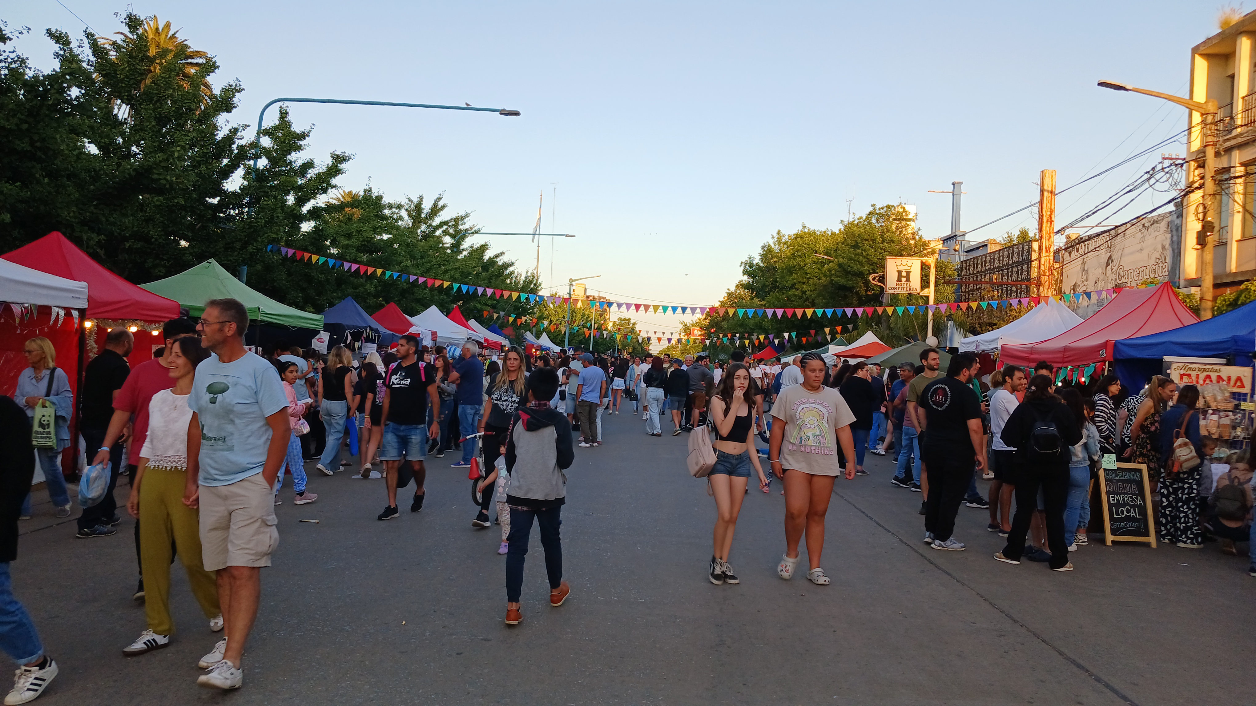 Convocatoria abierta para el Festival de Compras