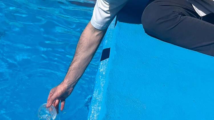 ​Controles de cloro en natatorios de clubes locales