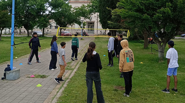 ​Envi&oacute;n arranc&oacute; el a&ntilde;o con deportes, ludoteca y circo