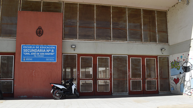 Obra de gas en EES N&ordm; 8