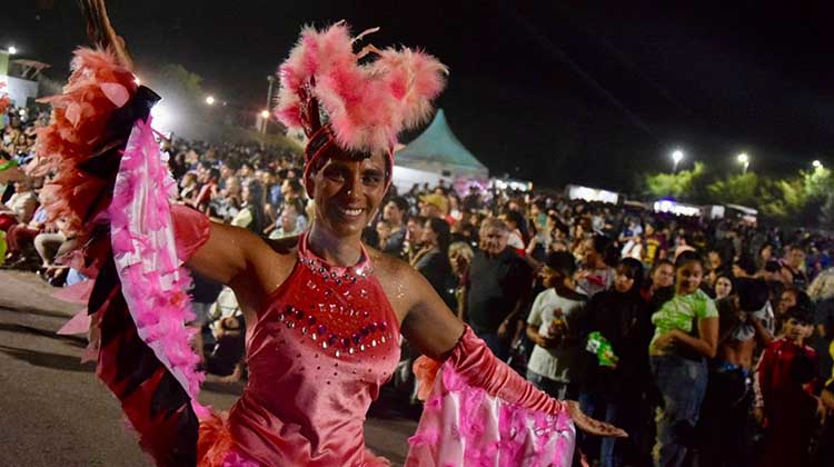 Nueve de Julio vibr&oacute; al ritmo del carnaval