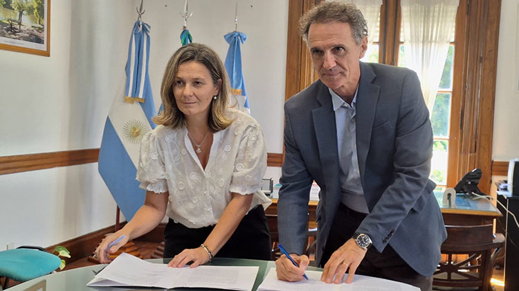 Provincia y municipio firmaron convenio para pavimentar el Barrio H&eacute;roes de Malvinas