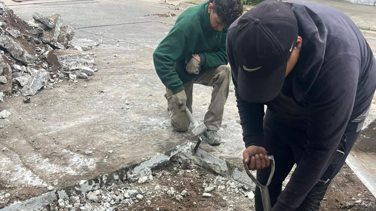​Avanzan obras de bacheo en calle San Juan