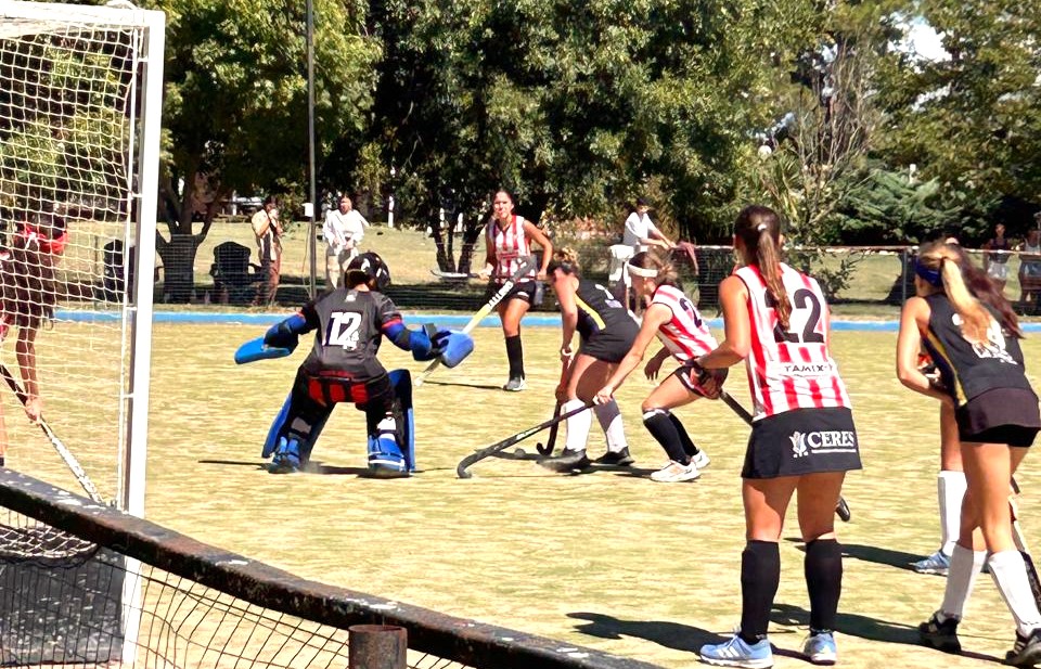 Hockey: Equipos de Atl&eacute;tico 9 de Julio jugar&aacute;n en Bol&iacute;var