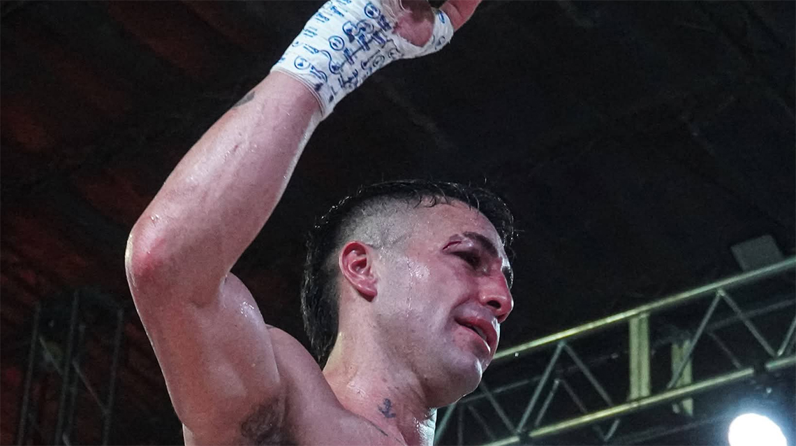 ​El Benita Arias vibr&oacute; con el boxeo: Gran victoria de Z&aacute;rate y empate de "Panterita" Rodr&iacute;guez