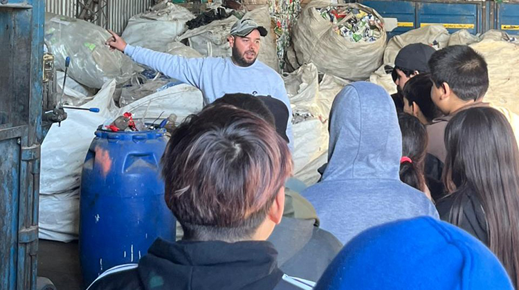 Visita educativa a planta de separaci&oacute;n de residuos